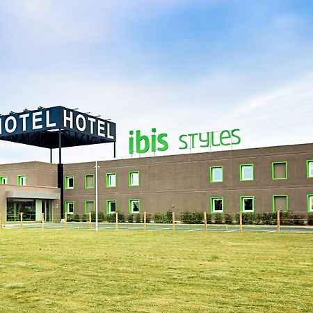 Hotel Ibis Styles Lleida Torrefarrera ภายนอก รูปภาพ