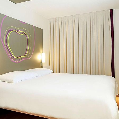 Hotel Ibis Styles Lleida Torrefarrera ภายนอก รูปภาพ