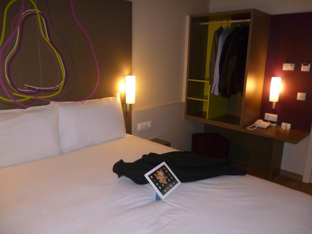 Hotel Ibis Styles Lleida Torrefarrera ภายนอก รูปภาพ