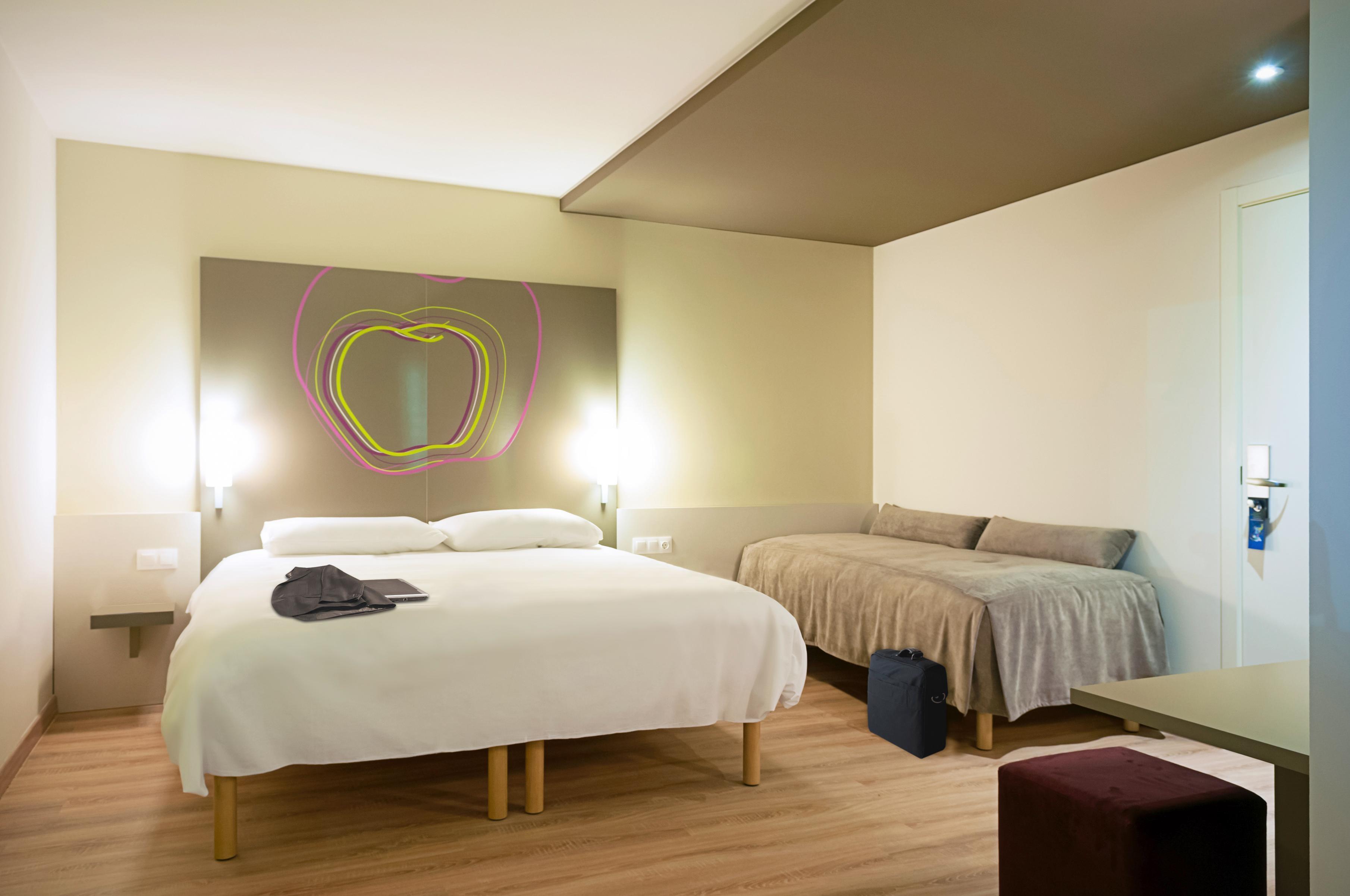 Hotel Ibis Styles Lleida Torrefarrera ภายนอก รูปภาพ