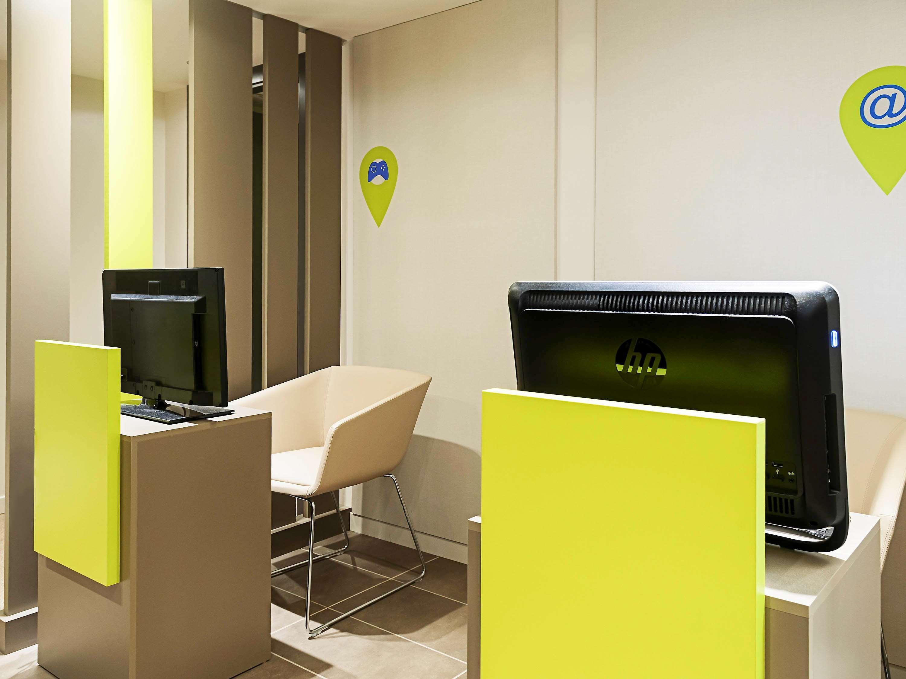 Hotel Ibis Styles Lleida Torrefarrera ภายนอก รูปภาพ