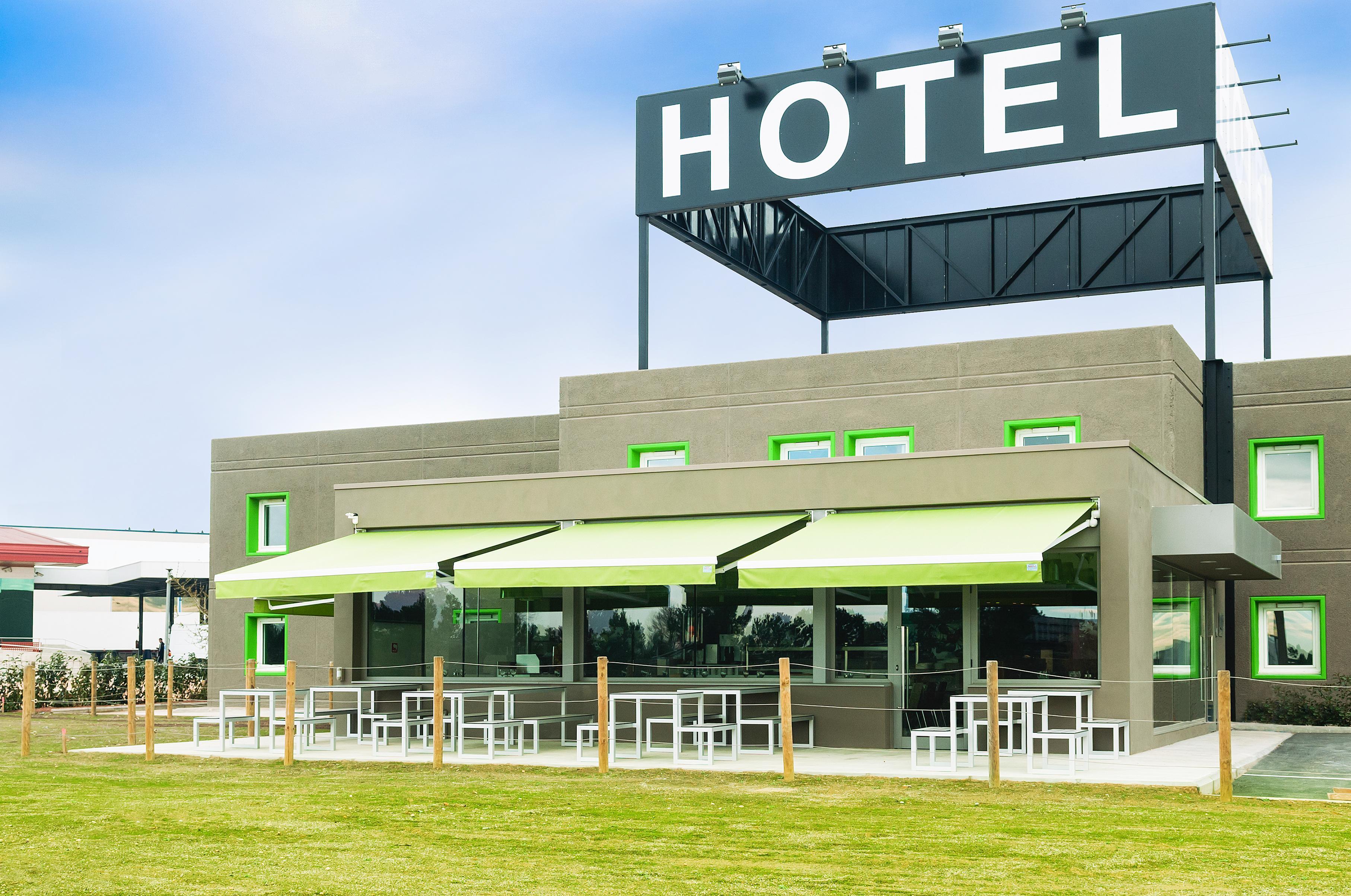 Hotel Ibis Styles Lleida Torrefarrera ภายนอก รูปภาพ