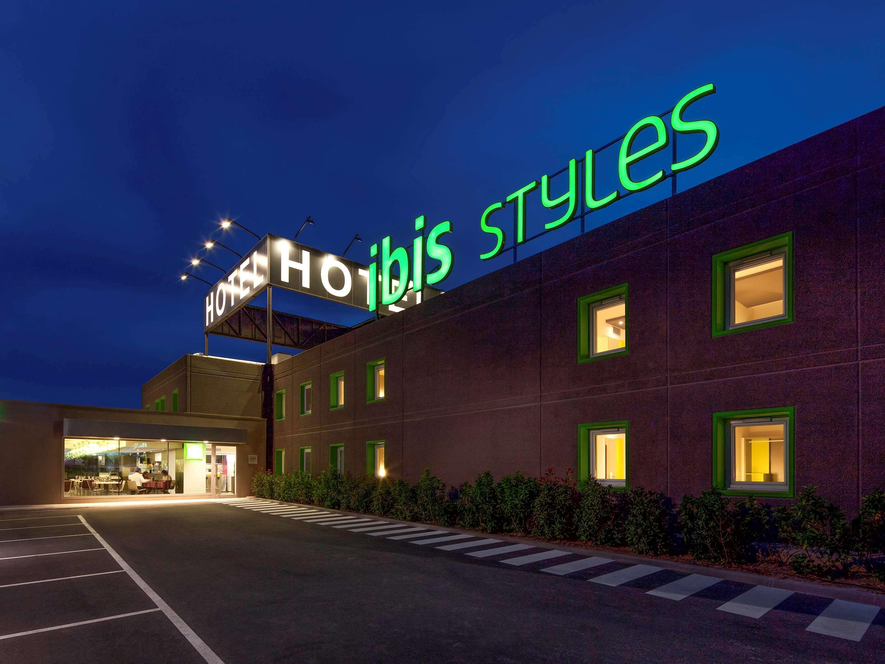 Hotel Ibis Styles Lleida Torrefarrera ภายนอก รูปภาพ