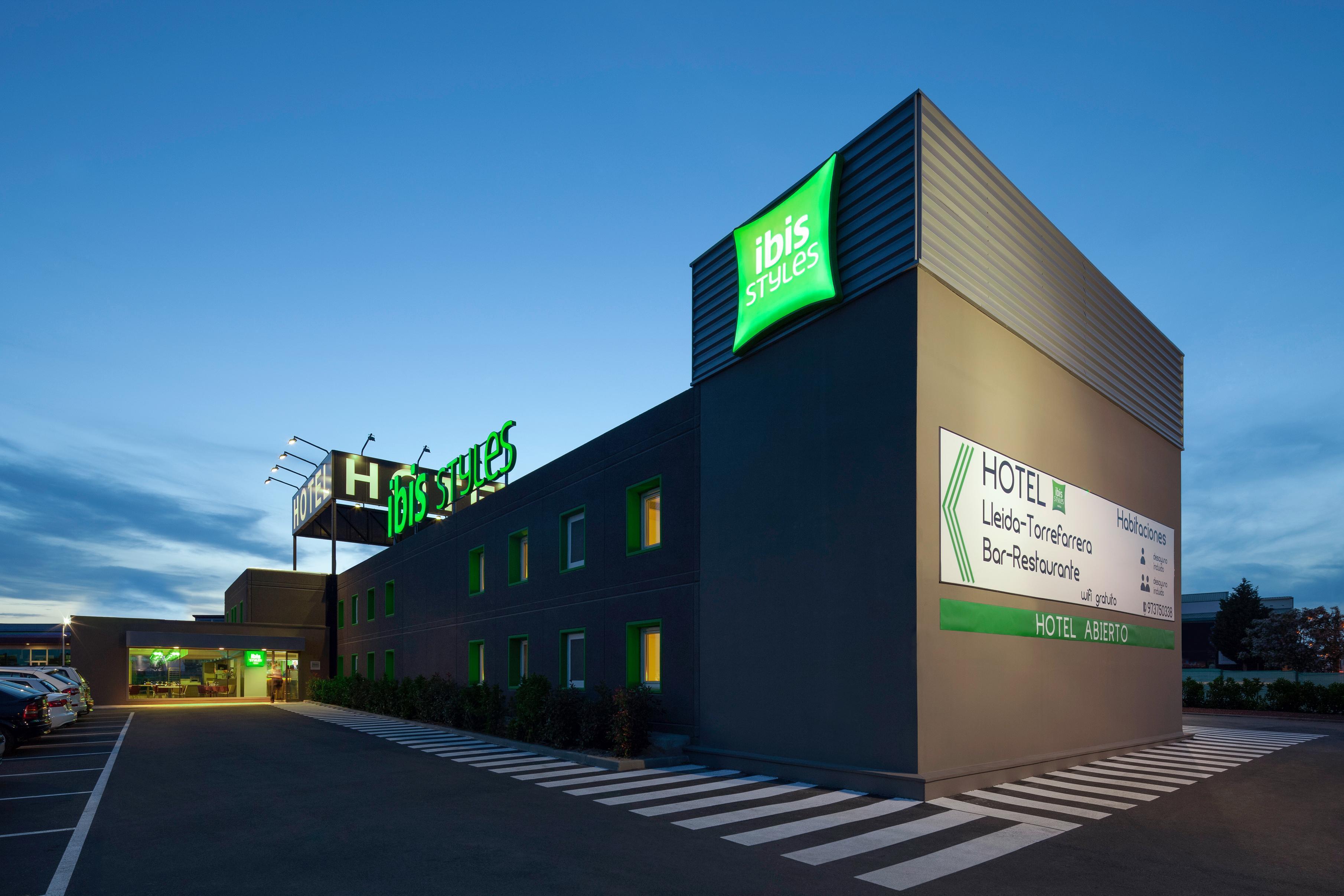 Hotel Ibis Styles Lleida Torrefarrera ภายนอก รูปภาพ