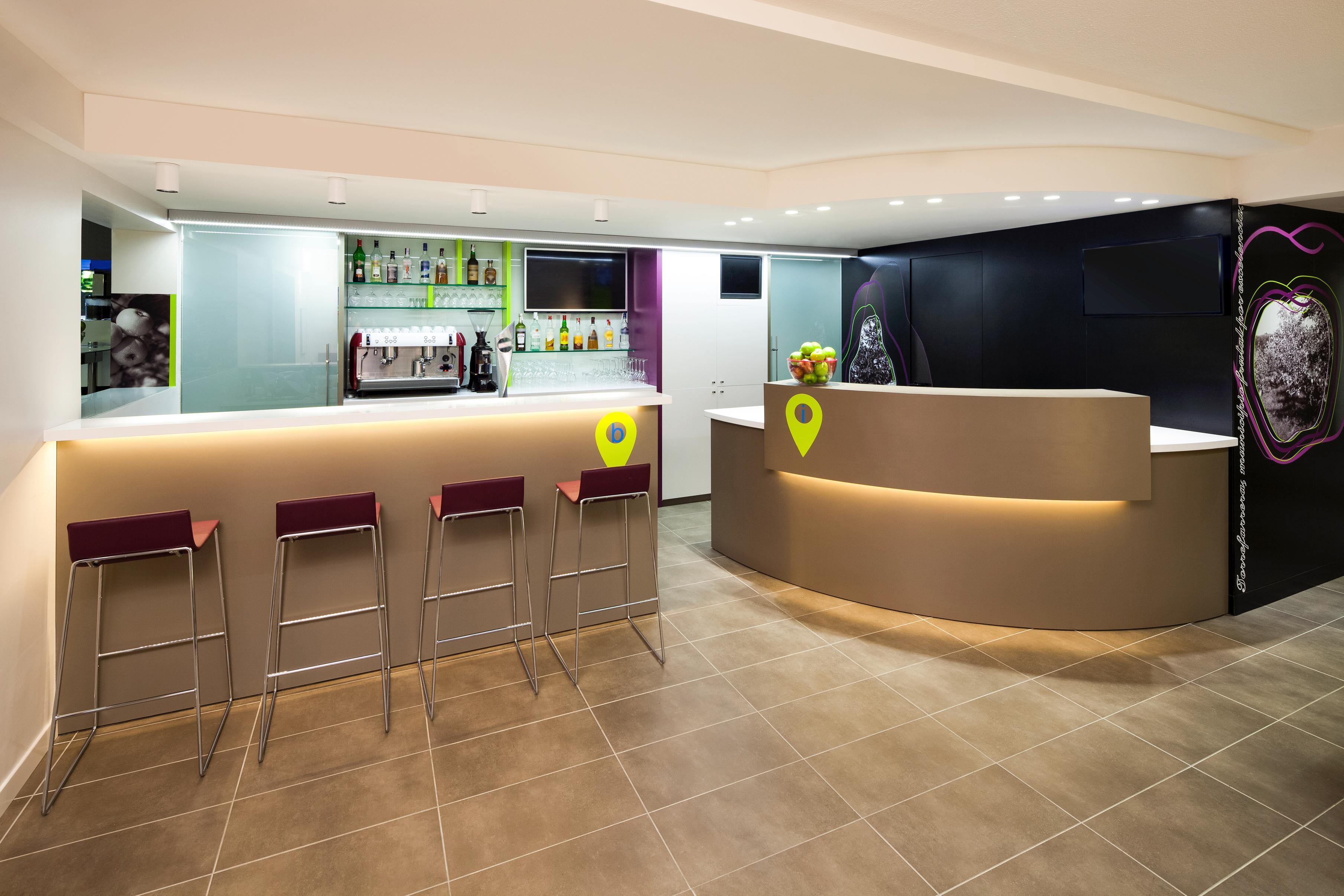 Hotel Ibis Styles Lleida Torrefarrera ภายนอก รูปภาพ