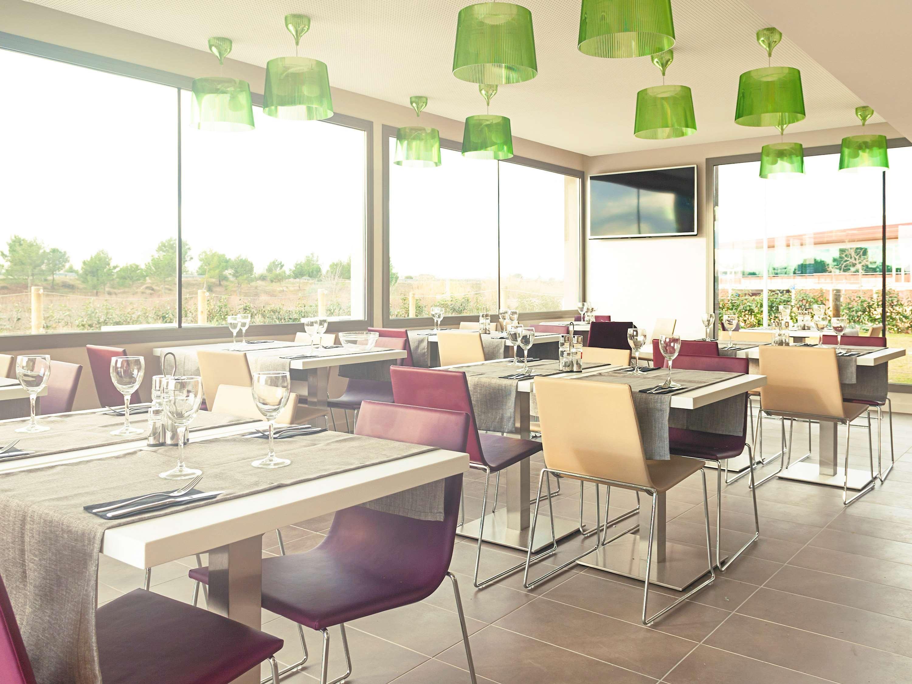 Hotel Ibis Styles Lleida Torrefarrera ภายนอก รูปภาพ