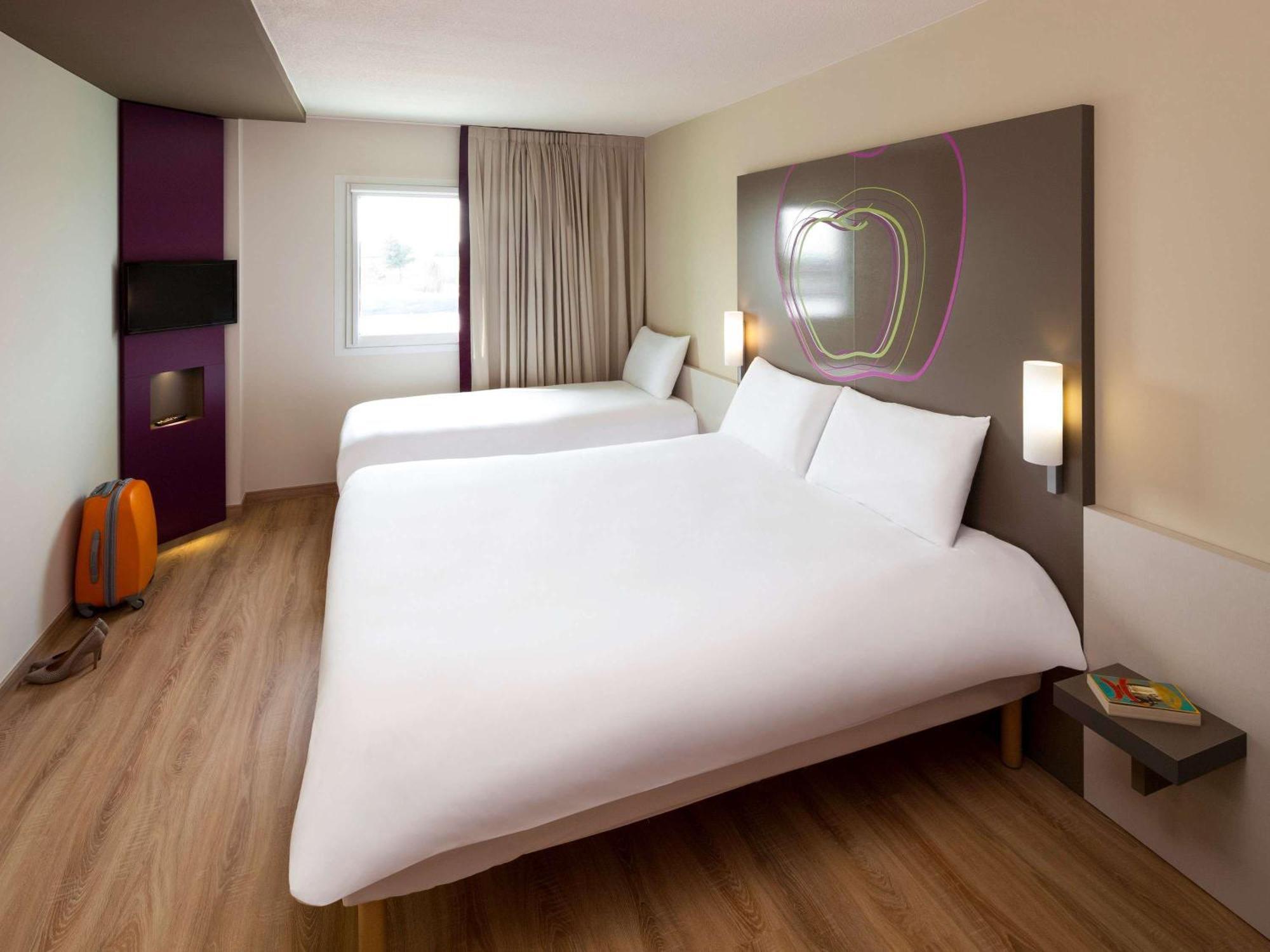 Hotel Ibis Styles Lleida Torrefarrera ภายนอก รูปภาพ