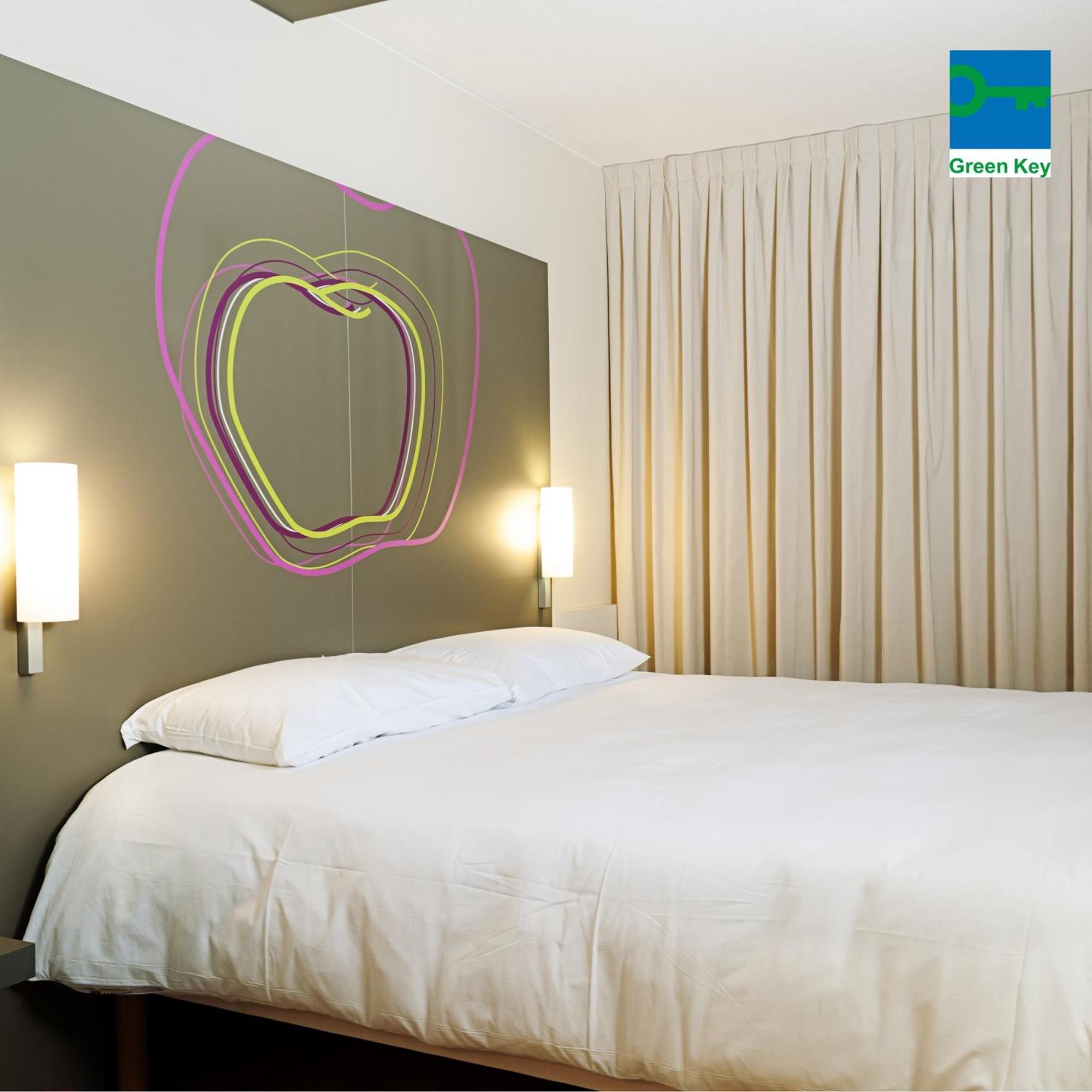 Hotel Ibis Styles Lleida Torrefarrera ภายนอก รูปภาพ
